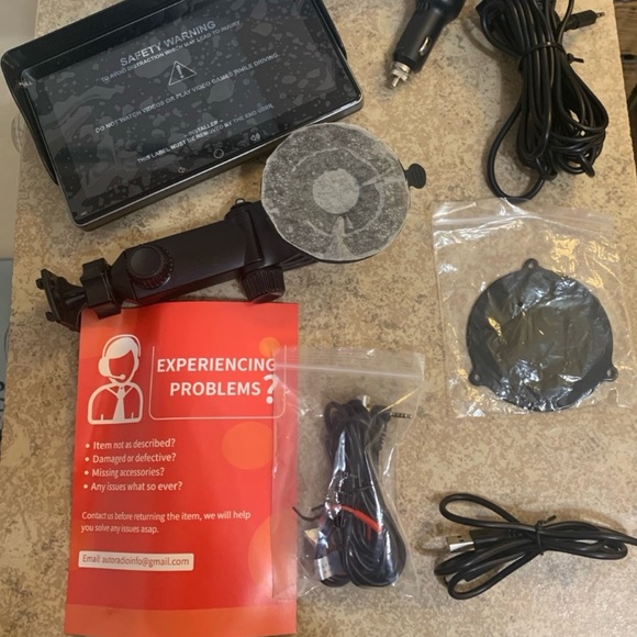 Smart Navigation System FD-7002 portable car stereo receiver - Picture 3 of 8